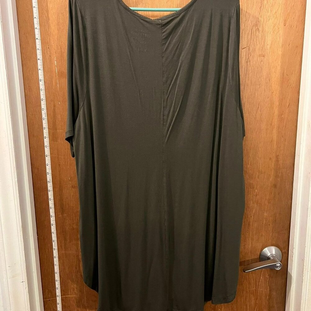 4X Torrid Dark Olive Short Sleeve Tee - Picture 4 of 5